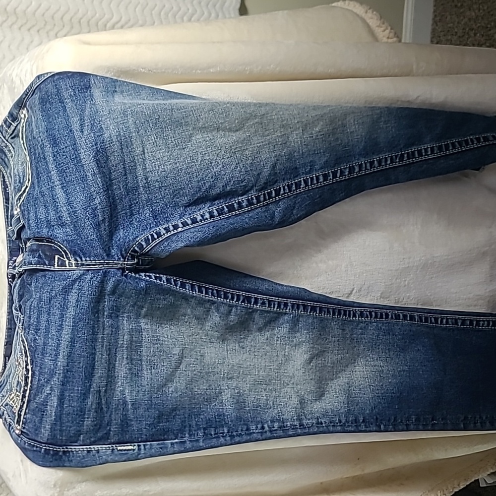 Vigoss embellished denim Capris - Picture 5 of 9